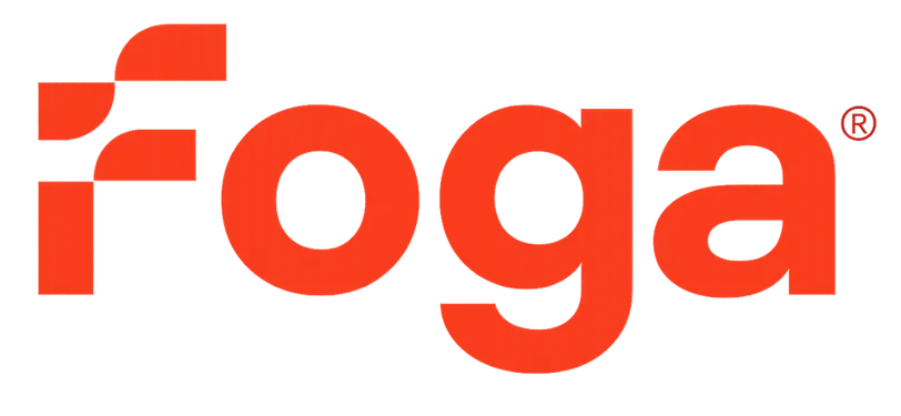 לוגו כתום של חברת Foga על רקע שחור, עם סמל גרפי משמאל וסימן רשום מימין.
